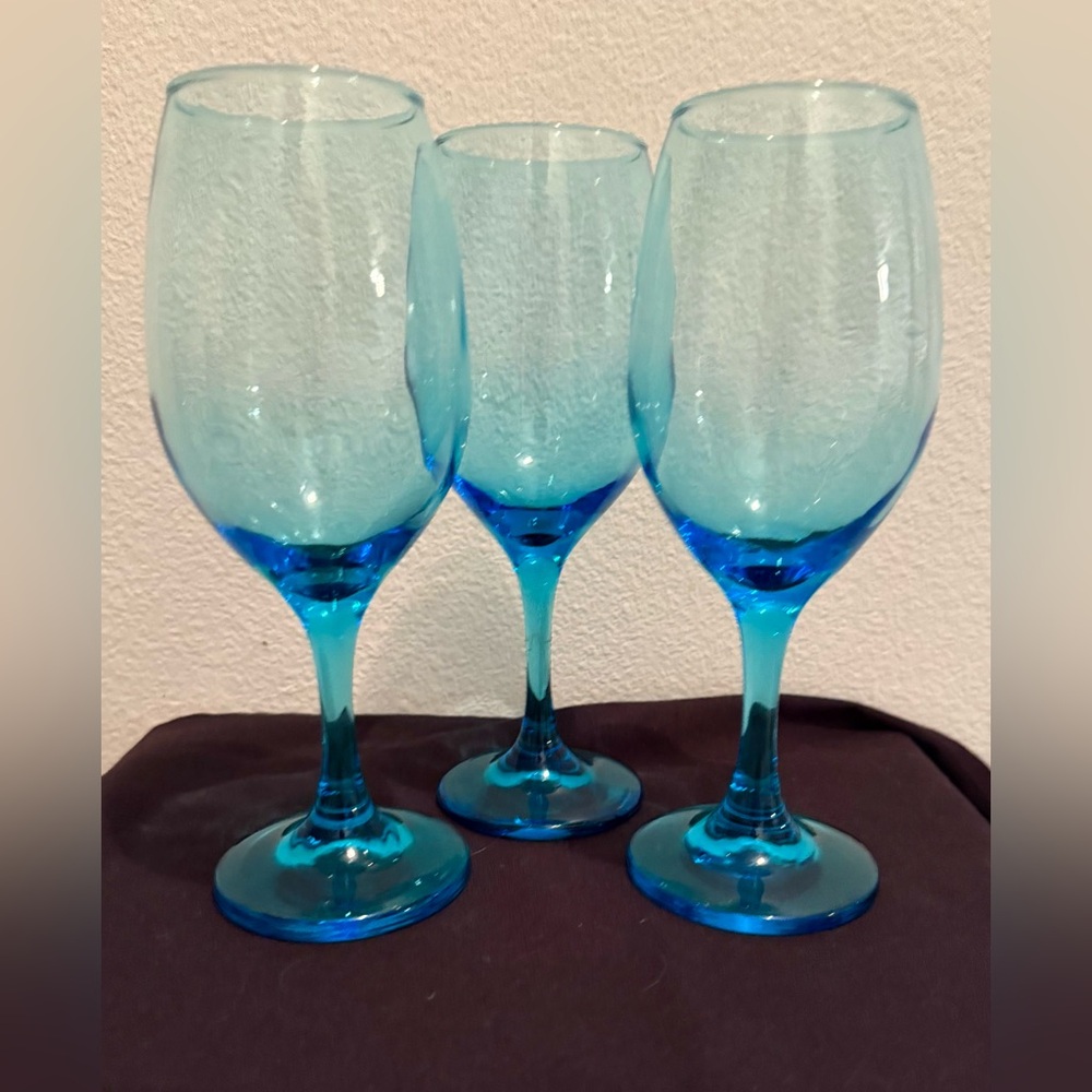 3 Vintage Cristar Rioja 12oz wine glasses.